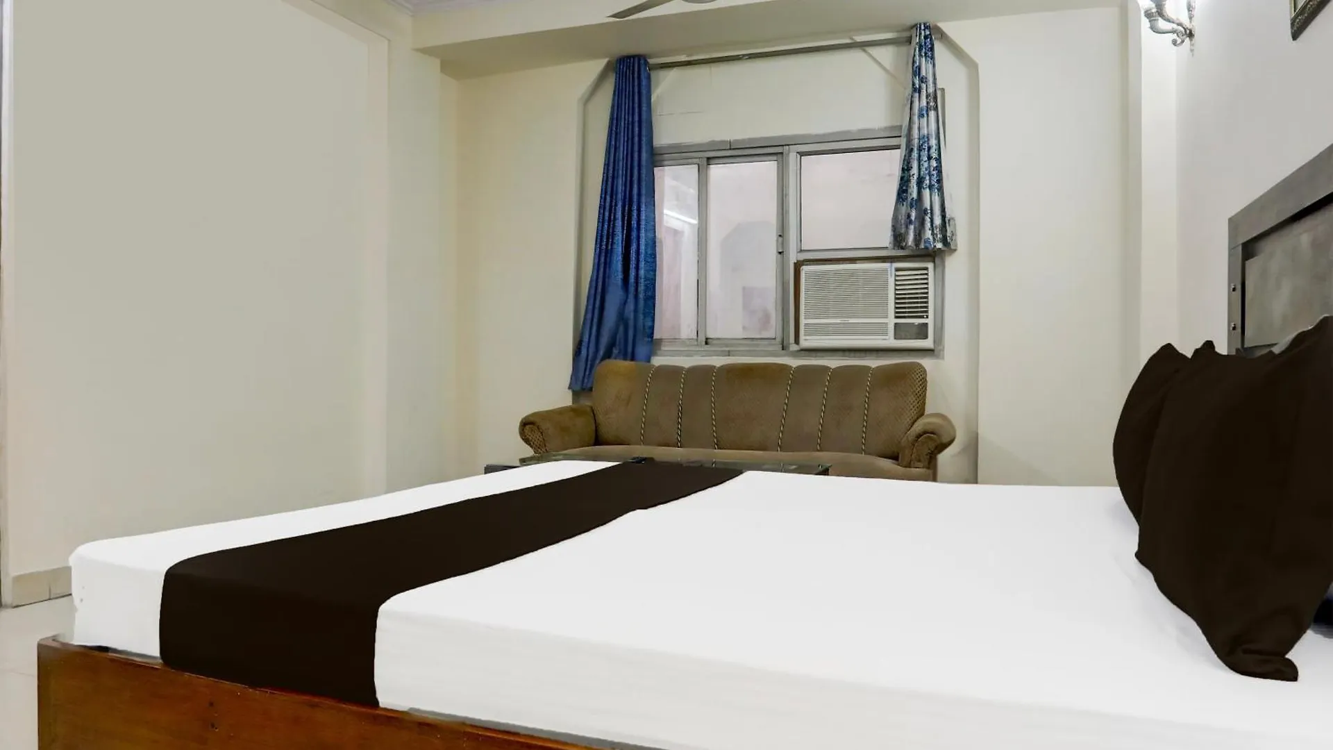 Hotel O Golden Δελχί