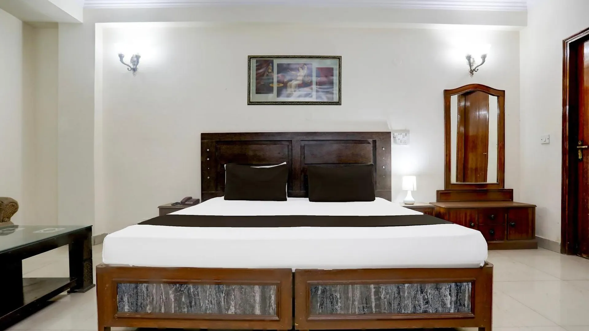 Hotel O Golden Δελχί