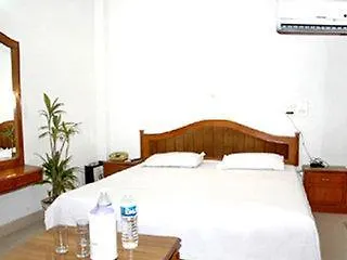 Hotel O Golden Δελχί