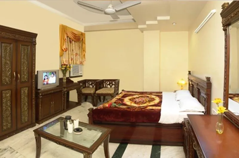 Hotel O Golden Δελχί
