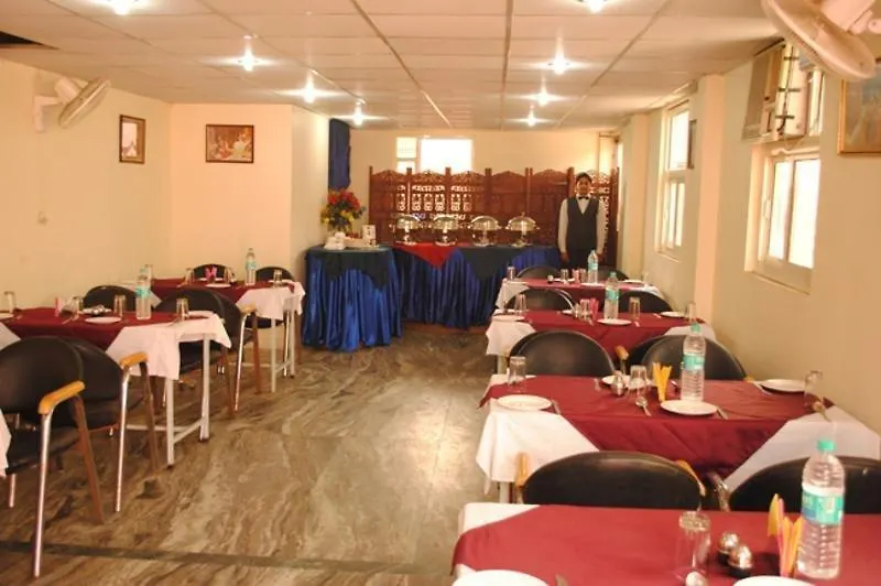 Hotel O Golden Δελχί