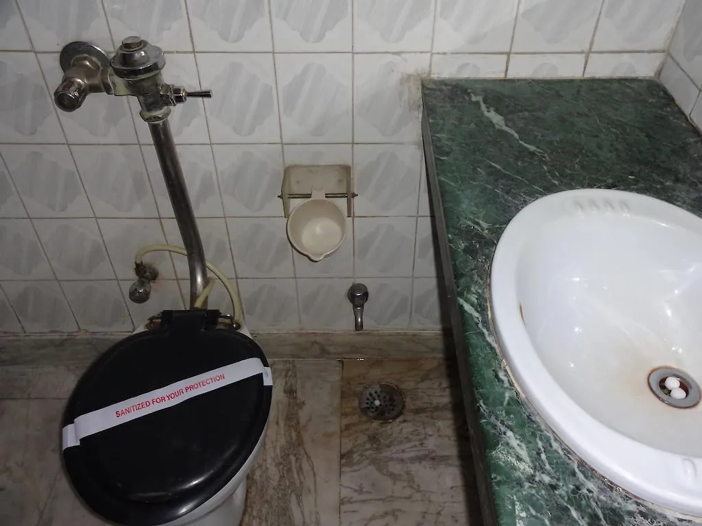 Hotel O Golden Δελχί 3*,